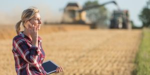 mulher-fazenda_465168101